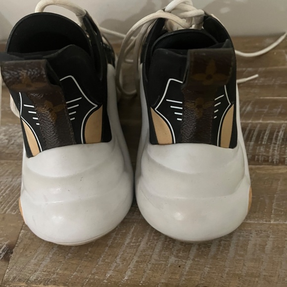 Louis Vuitton Archlight Sneakers - Picture 2 of 3